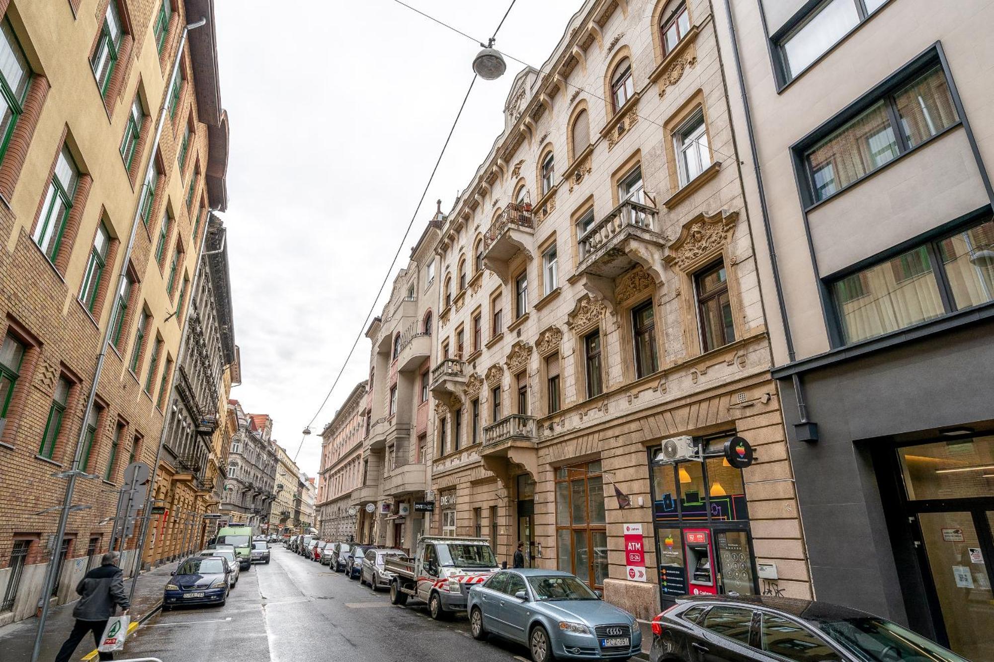 Budapest Magic Blue In Downtown Exterior photo